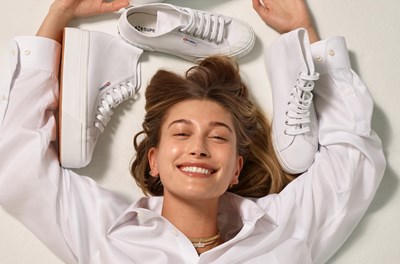 Hailey Rhode Bieber è la nuova global ambassador di Superga